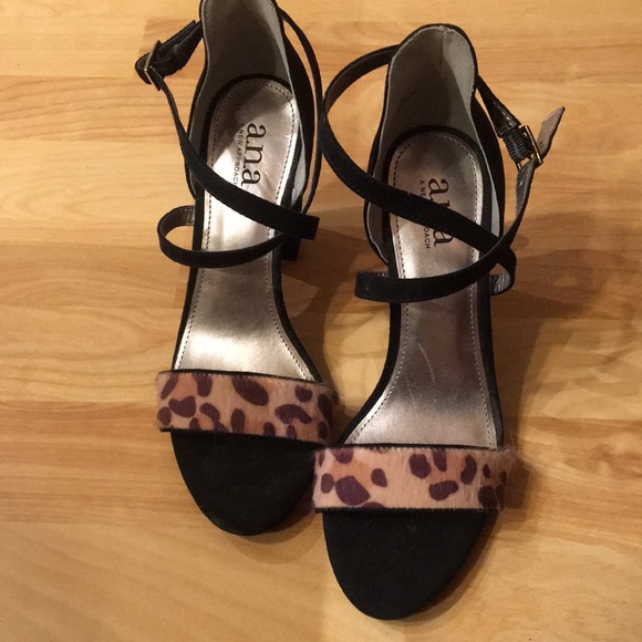 NWOB Leopard print and black heels - Picture 5 of 8